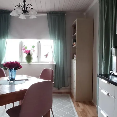 Nummen Ullakko, Vanhan Rauman Kupeessa