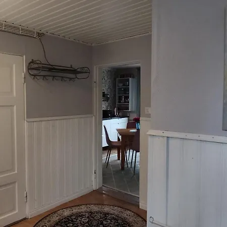 Nummen Ullakko, Vanhan Rauman Kupeessa 公寓 劳马